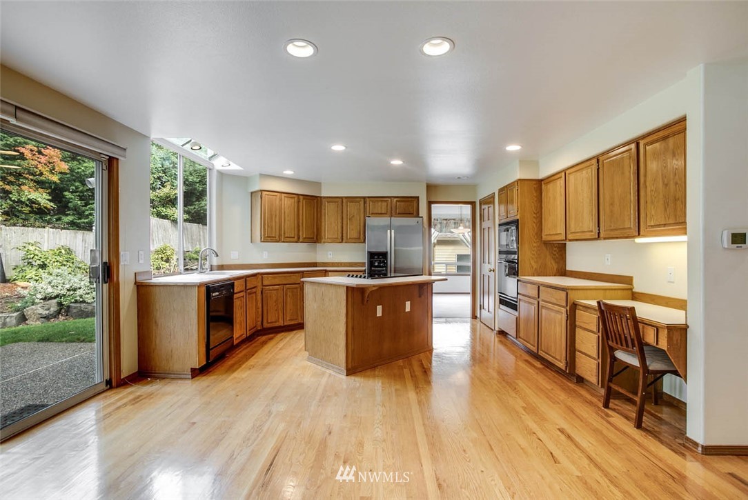 1803 Field Avenue Northeast Renton, WA 98059 - Photo 10 of 25 Gallery Image 10