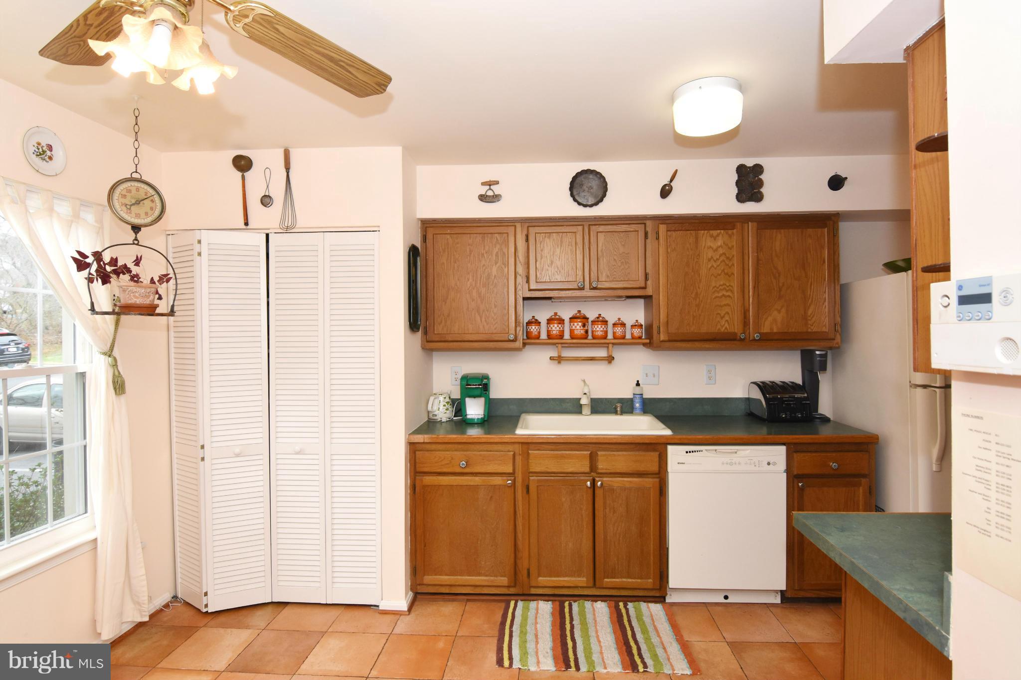 319 Lyric Lane Silver Spring, MD 20901 - Photo 5 of 28 Kitchen