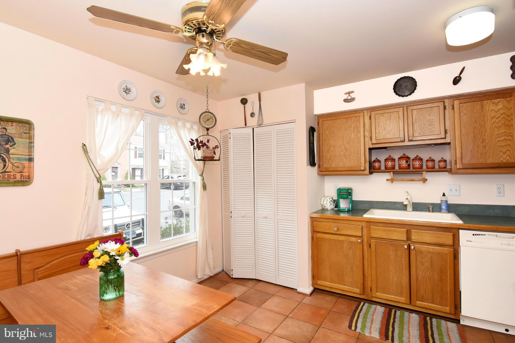 319 Lyric Lane Silver Spring, MD 20901 - Photo 6 of 28 Kitchen