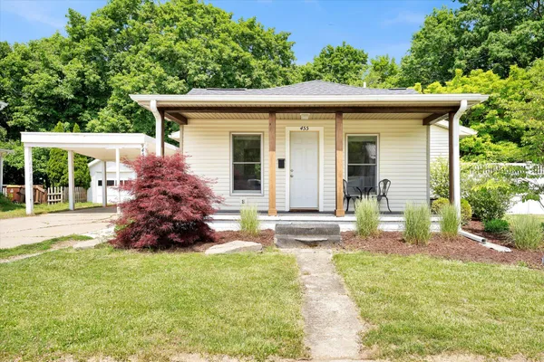 $199,900 | 455 Divine Highway, Portland, MI 48875
