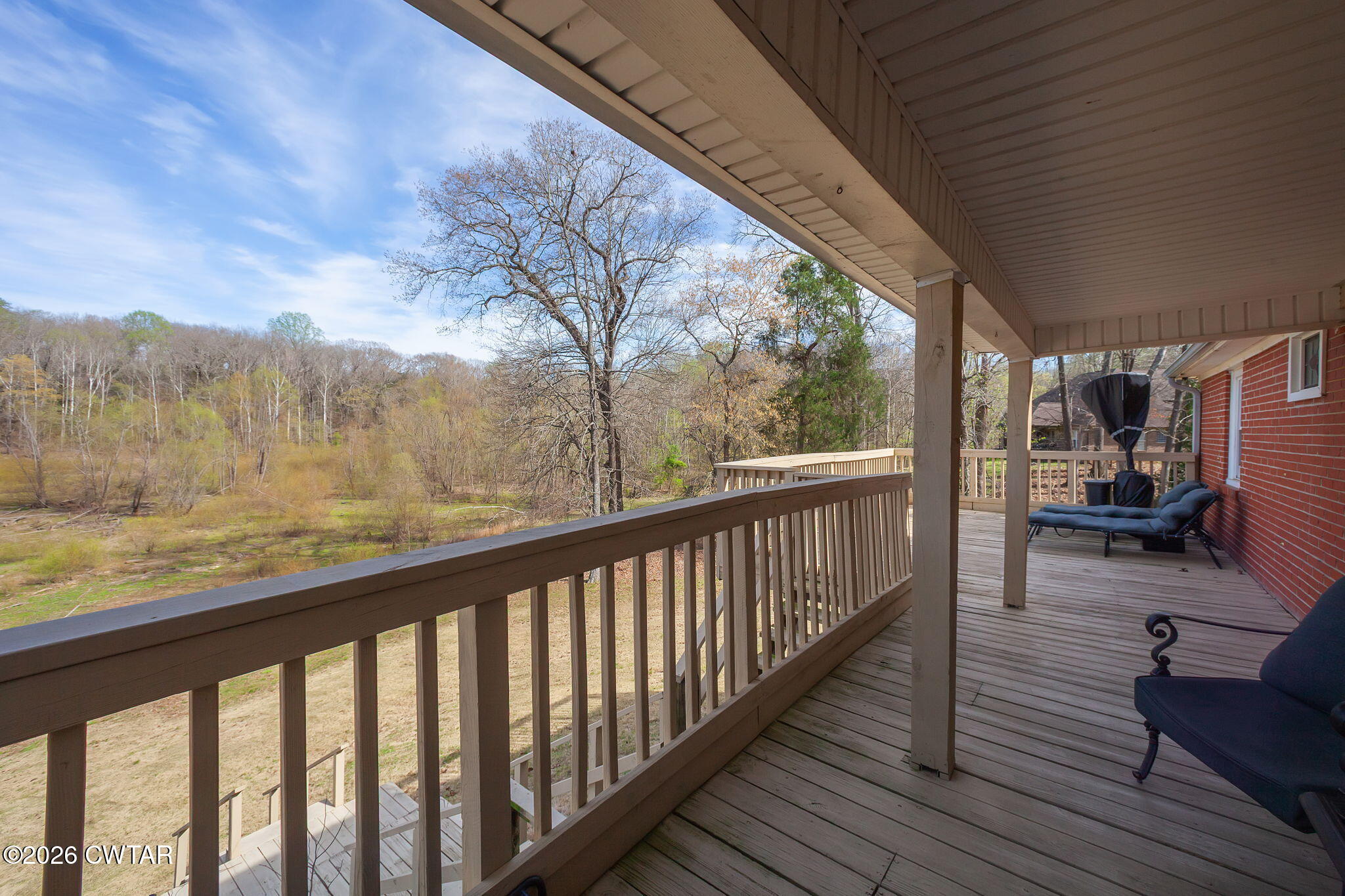 108 Springbrook Drive Jackson, TN 38305 - Photo 6 of 40 a view of balcony with couch