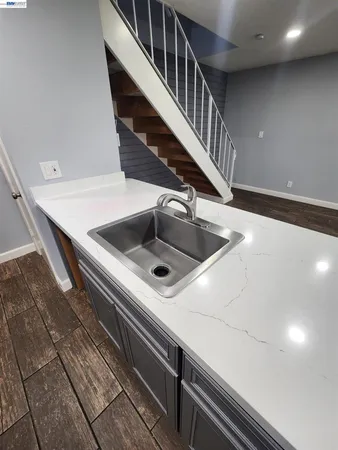 $1,300 | 4985 North Holt Avenue, Fresno, CA 93705