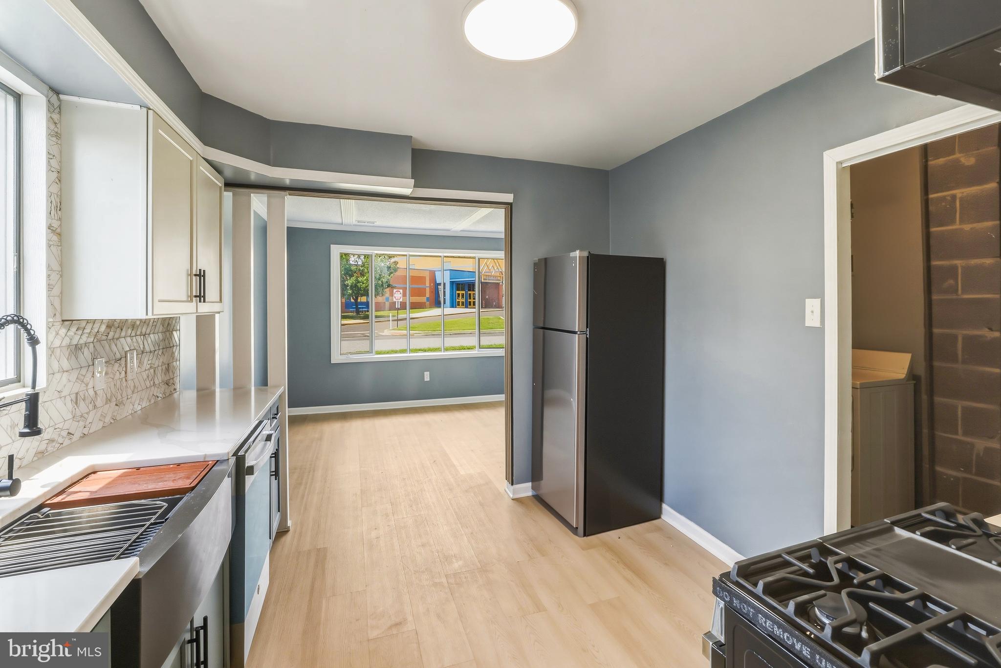 1037 Monmouth Road Woodbury, NJ 08096 - Photo 8 of 17 kitchen