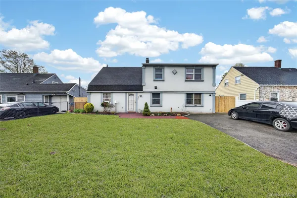 $749,000 | 682 Lowell Street, Westbury, NY 11590