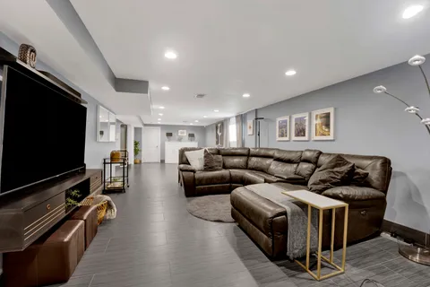 $650,000 | 8612 Lawndale Avenue, Skokie, IL 60076