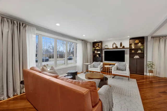 $650,000 | 8612 Lawndale Avenue, Skokie, IL 60076