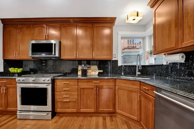 $650,000 | 8612 Lawndale Avenue, Skokie, IL 60076