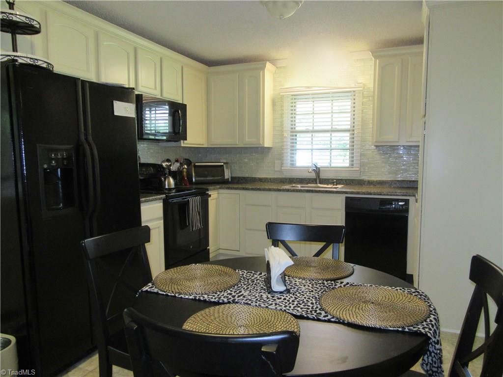 1380 Pebblebrook Road Winston-Salem, NC 27105 - Photo 14 of 30 Gallery Image 14