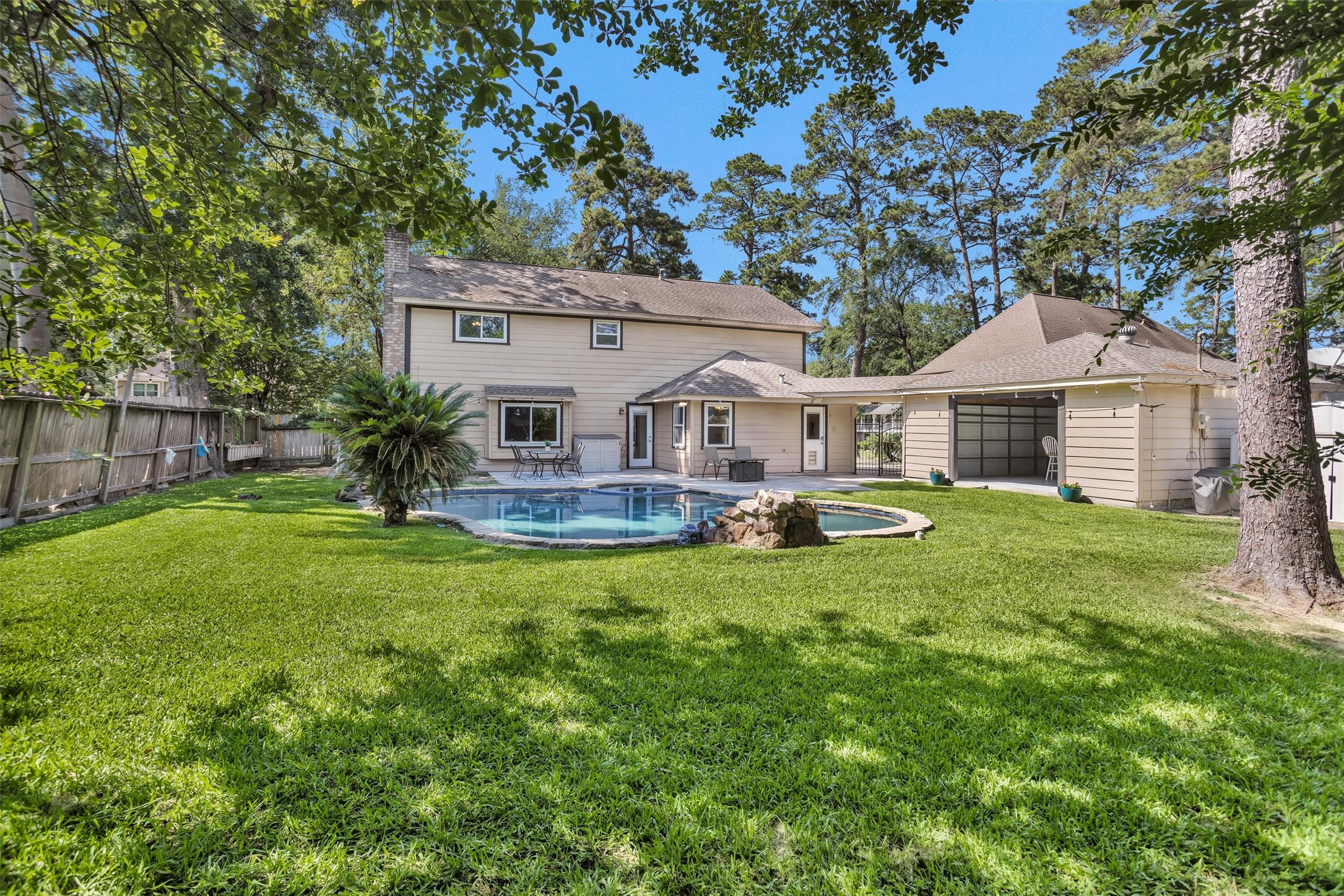 3419 Candlebrook Drive Spring, TX 77388 - Photo 4 of 48 Plenty of grass area for kids or dogs to run.