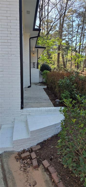 605 Dalrymple Road Atlanta, GA 30328 - Photo 3 of 21