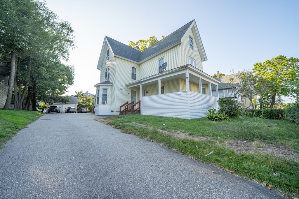 28 Richards Street Worcester, MA 01603 - Photo 1 of 13