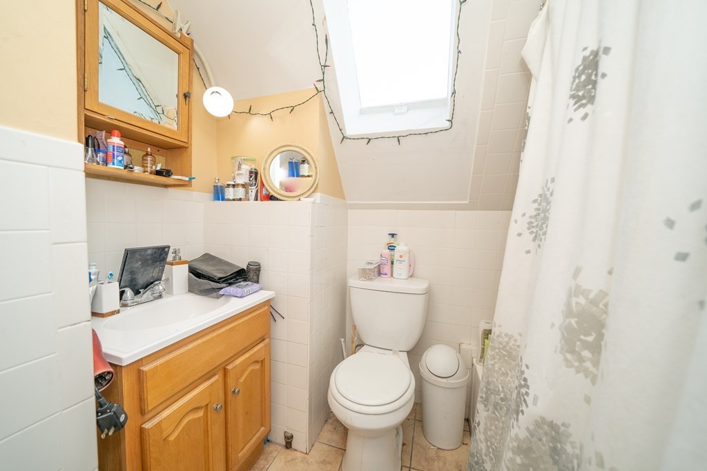 28 Richards Street Worcester, MA 01603 - Photo 11 of 13
