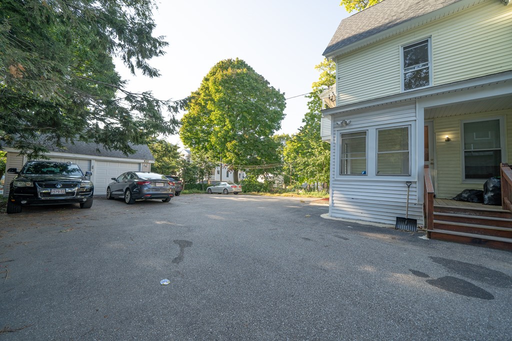 28 Richards Street Worcester, MA 01603 - Photo 12 of 13