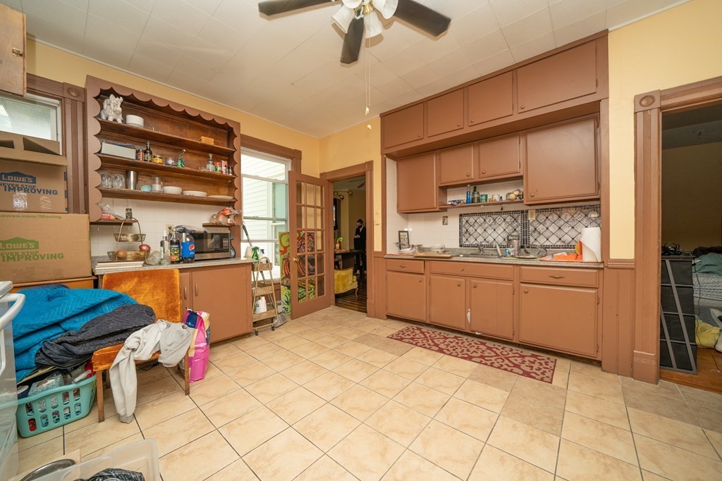 28 Richards Street Worcester, MA 01603 - Photo 2 of 13