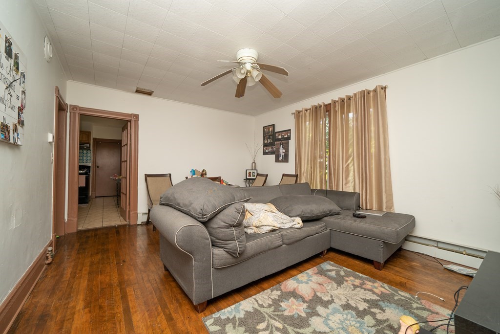 28 Richards Street Worcester, MA 01603 - Photo 5 of 13