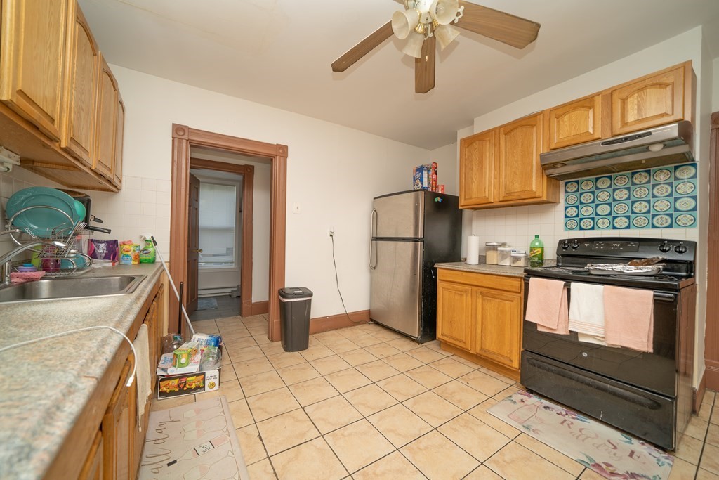 28 Richards Street Worcester, MA 01603 - Photo 6 of 13