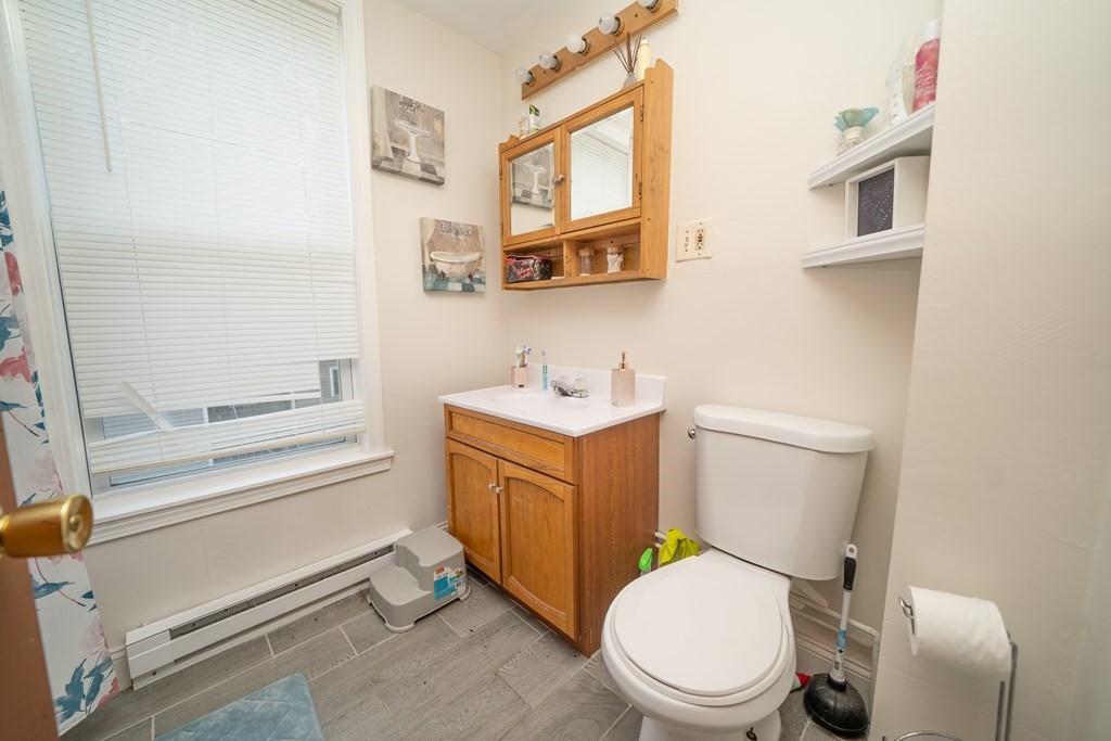 28 Richards Street Worcester, MA 01603 - Photo 7 of 13