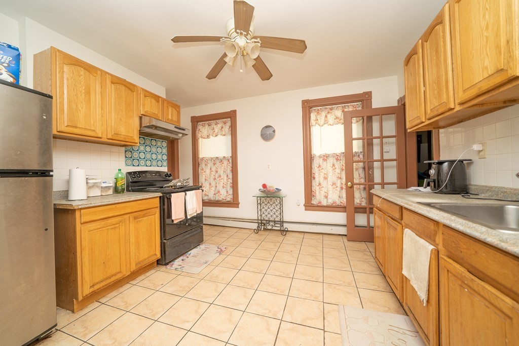 28 Richards Street Worcester, MA 01603 - Photo 8 of 13