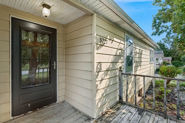 $295,000 | 5727 Woodward Avenue, Downers Grove, IL 60516