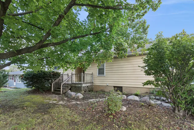 $295,000 | 5727 Woodward Avenue, Downers Grove, IL 60516