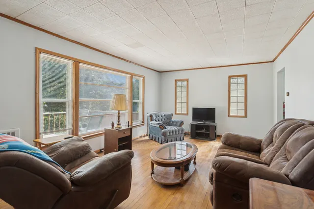 $295,000 | 5727 Woodward Avenue, Downers Grove, IL 60516