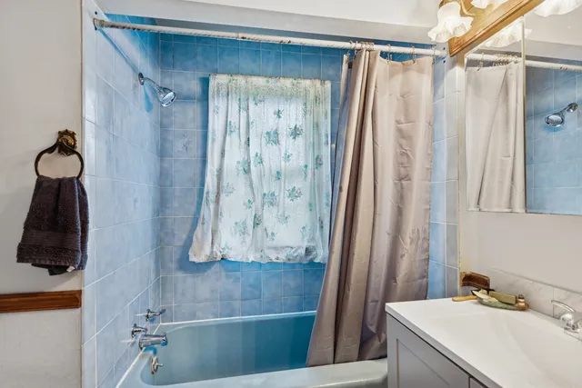 $295,000 | 5727 Woodward Avenue, Downers Grove, IL 60516