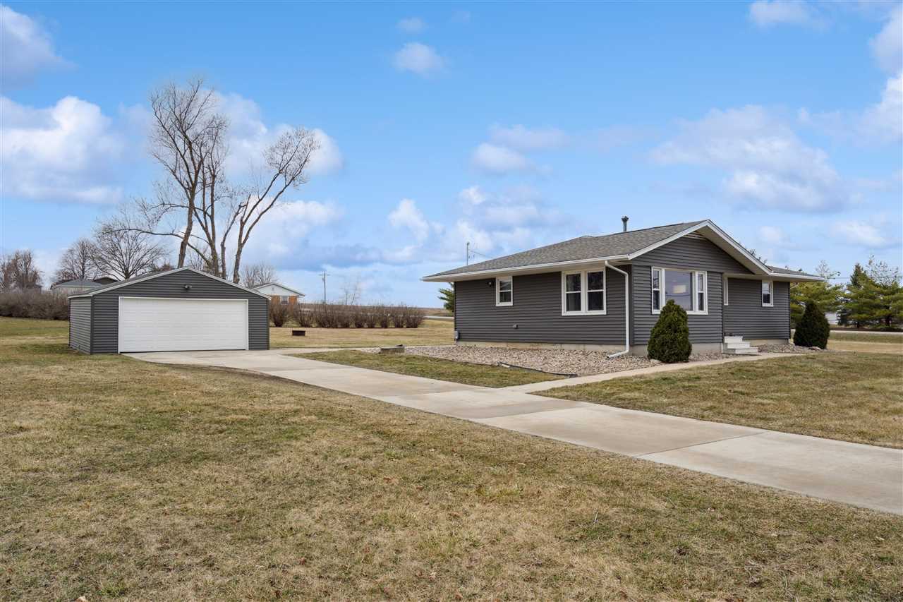 7104 Selzer Road Southwest Fairfax, IA 52228 - Photo 1 of 33 Gallery Image 1