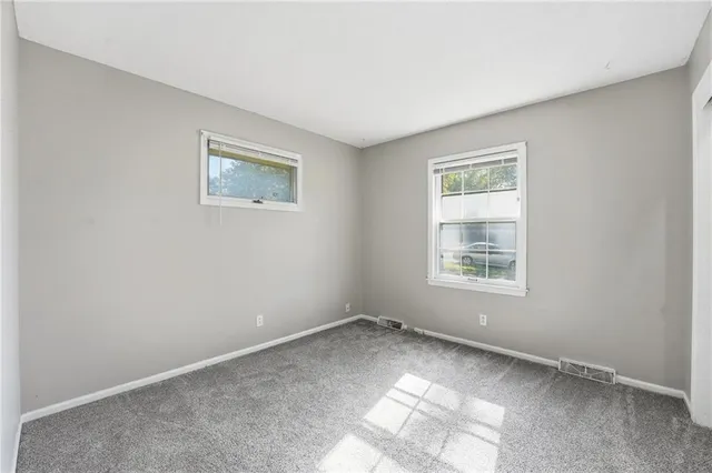 $425,000 | 8616-18 West 78th Terrace, Overland Park, KS 66204