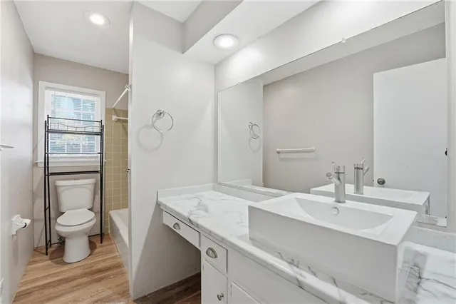 $425,000 | 8616-18 West 78th Terrace, Overland Park, KS 66204