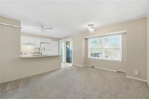 $425,000 | 8616-18 West 78th Terrace, Overland Park, KS 66204