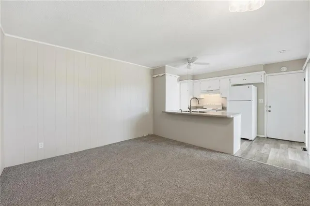 $425,000 | 8616-18 West 78th Terrace, Overland Park, KS 66204