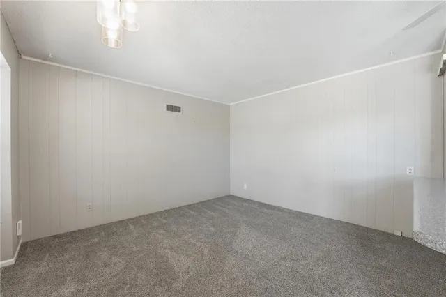 $425,000 | 8616-18 West 78th Terrace, Overland Park, KS 66204