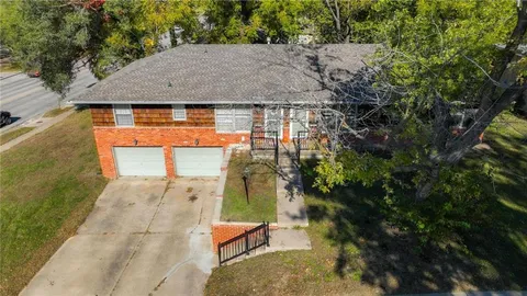 $425,000 | 8616-18 West 78th Terrace, Overland Park, KS 66204