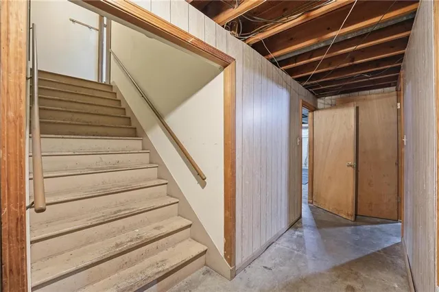 $425,000 | 8616-18 West 78th Terrace, Overland Park, KS 66204