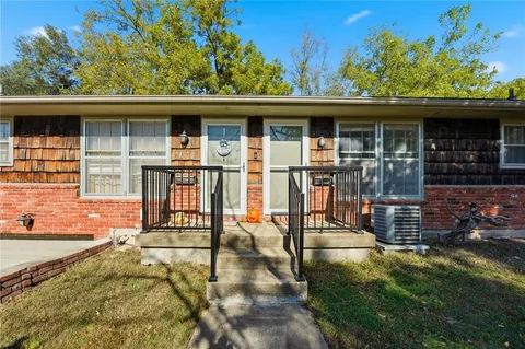 $425,000 | 8616-18 West 78th Terrace, Overland Park, KS 66204