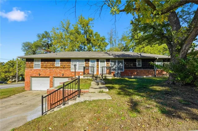 $425,000 | 8616-18 West 78th Terrace, Overland Park, KS 66204