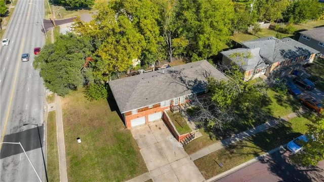 $425,000 | 8616-18 West 78th Terrace, Overland Park, KS 66204