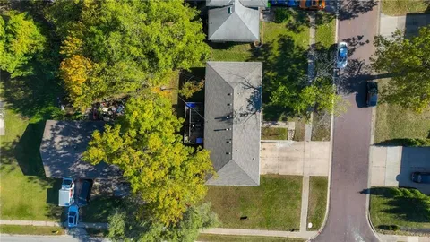 $425,000 | 8616-18 West 78th Terrace, Overland Park, KS 66204