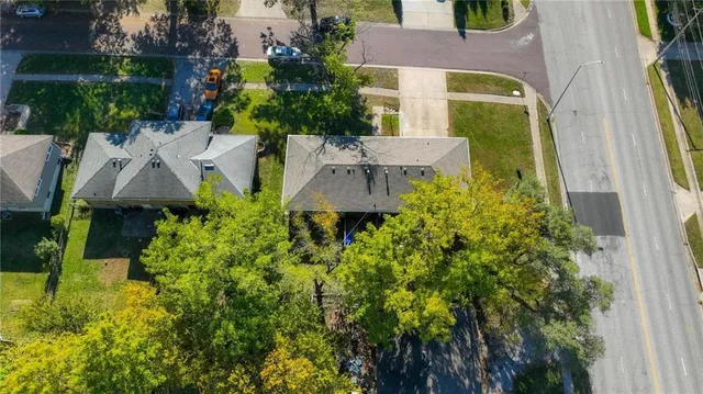 $425,000 | 8616-18 West 78th Terrace, Overland Park, KS 66204