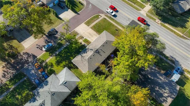 $425,000 | 8616-18 West 78th Terrace, Overland Park, KS 66204