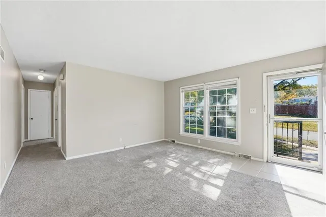 $425,000 | 8616-18 West 78th Terrace, Overland Park, KS 66204