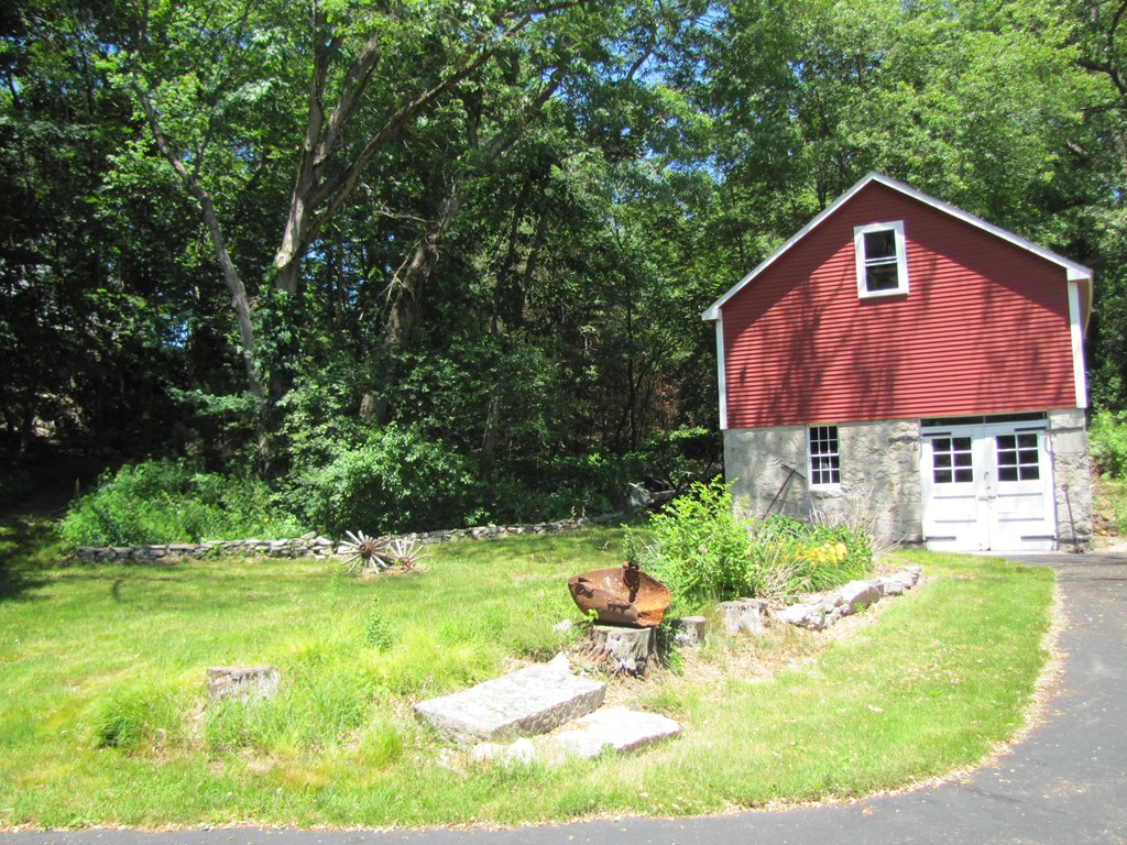 1827 Providence Road Northbridge, MA 01534 - Photo 3 of 10 Gallery Image 3