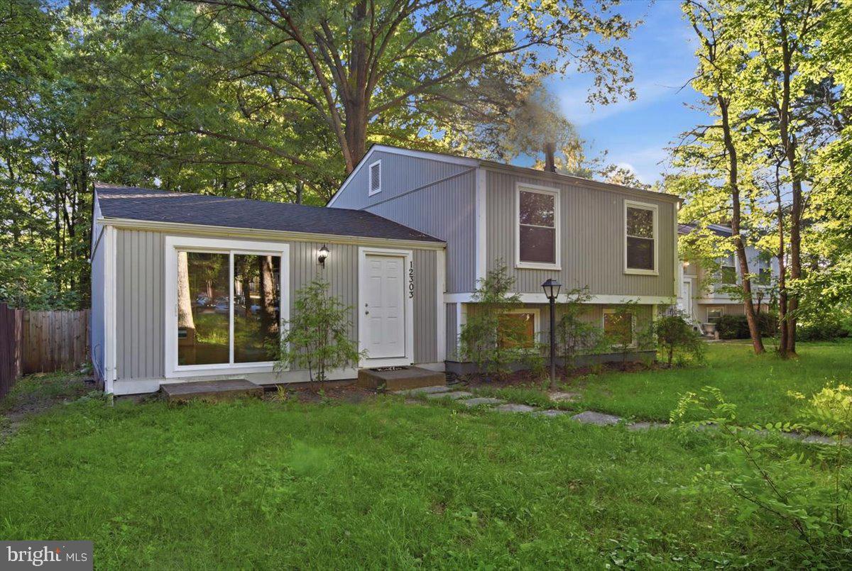 12303 Tigers Eye Court Reston, VA 20191 - Photo 4 of 33