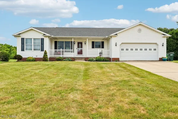 $315,000 | 2070 Marwood Circle, Alliance, OH 44601