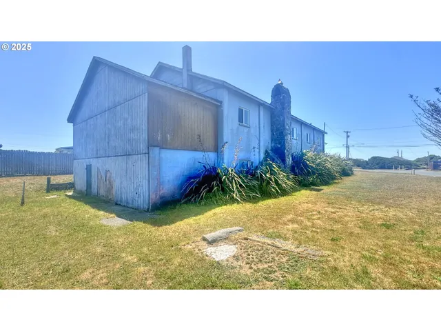 a black and white photo of a house