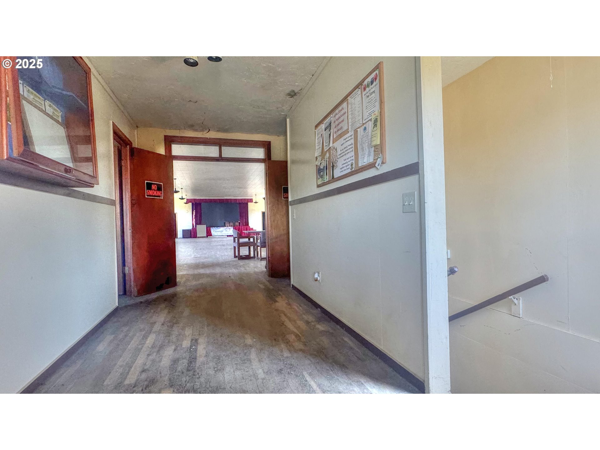 33043 Nesika Road Gold Beach, OR 97444 - Photo 4 of 23 a black and white photo of a living room