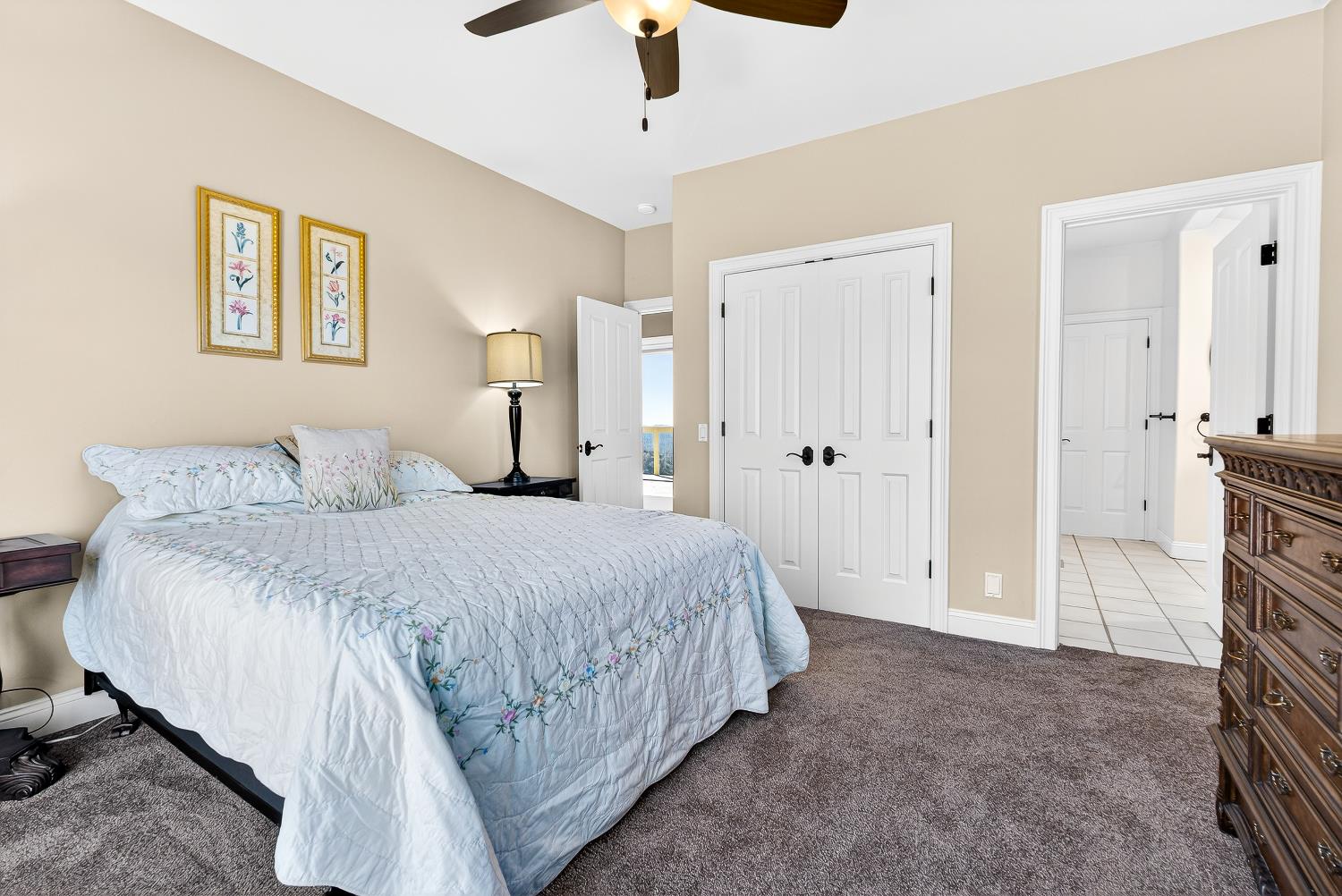 19165 Leopard Court Grass Valley, CA 95949 - Photo 48 of 74 Second Guest Bathroom