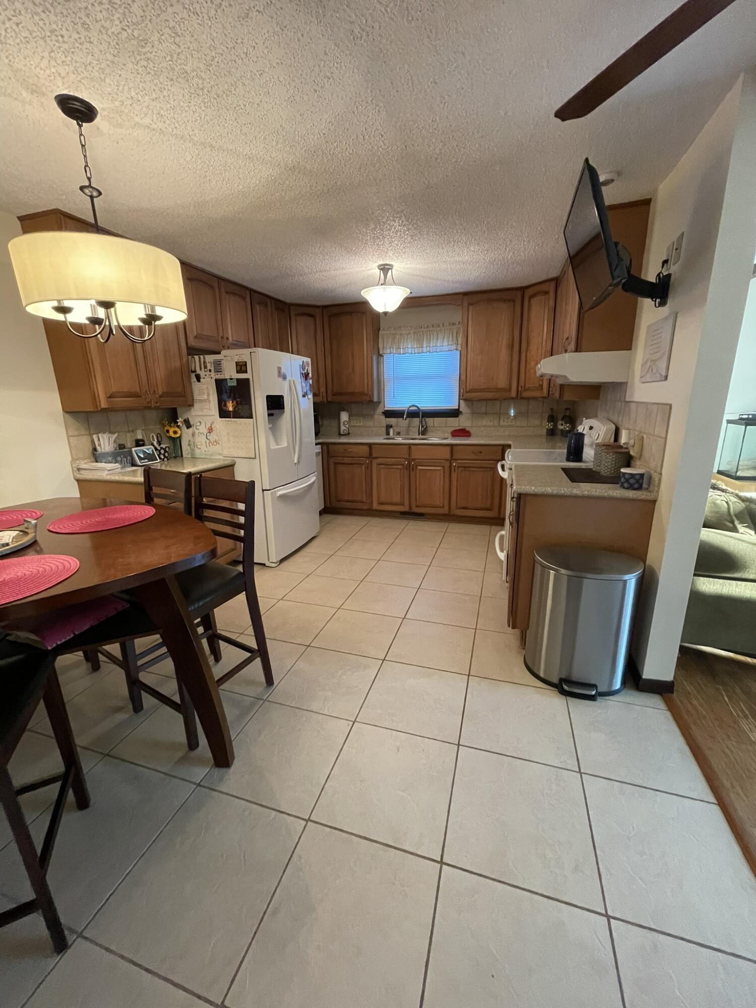 1018 Elm Street Southwest DeMotte, IN 46310 - Photo 5 of 15 1500x2000