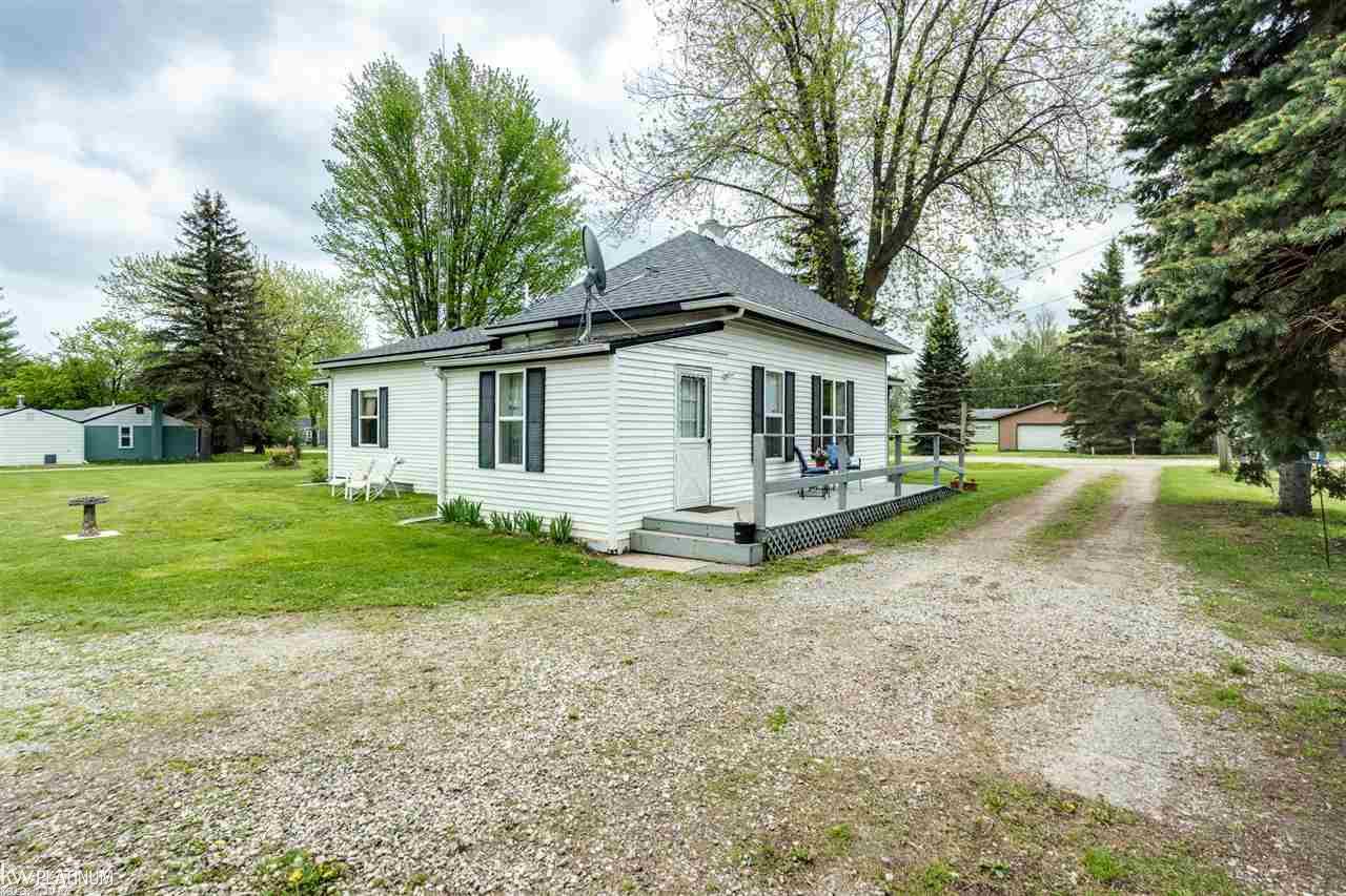 7115 Burns Line Road Lexington, MI 48450 - Photo 2 of 32