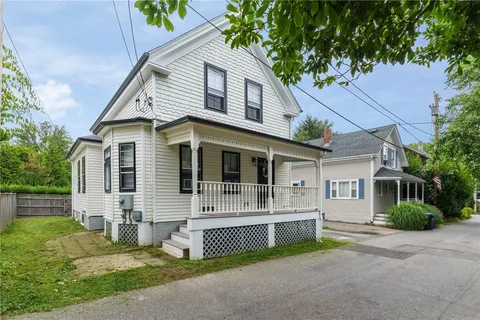 $3,850 | 11 Sunshine Court, Newport, RI 02840